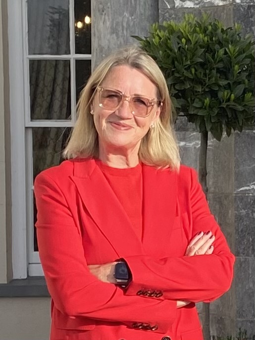 Anni Hönicke is the former Global Head of Real Estate Lending at DekaBank, as well as a strategic advisor for AERISIO urban cooling infrastructure.